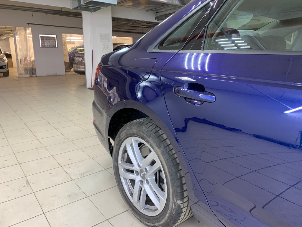 Заднее крыло Audi A4 — после ремонта SABR
