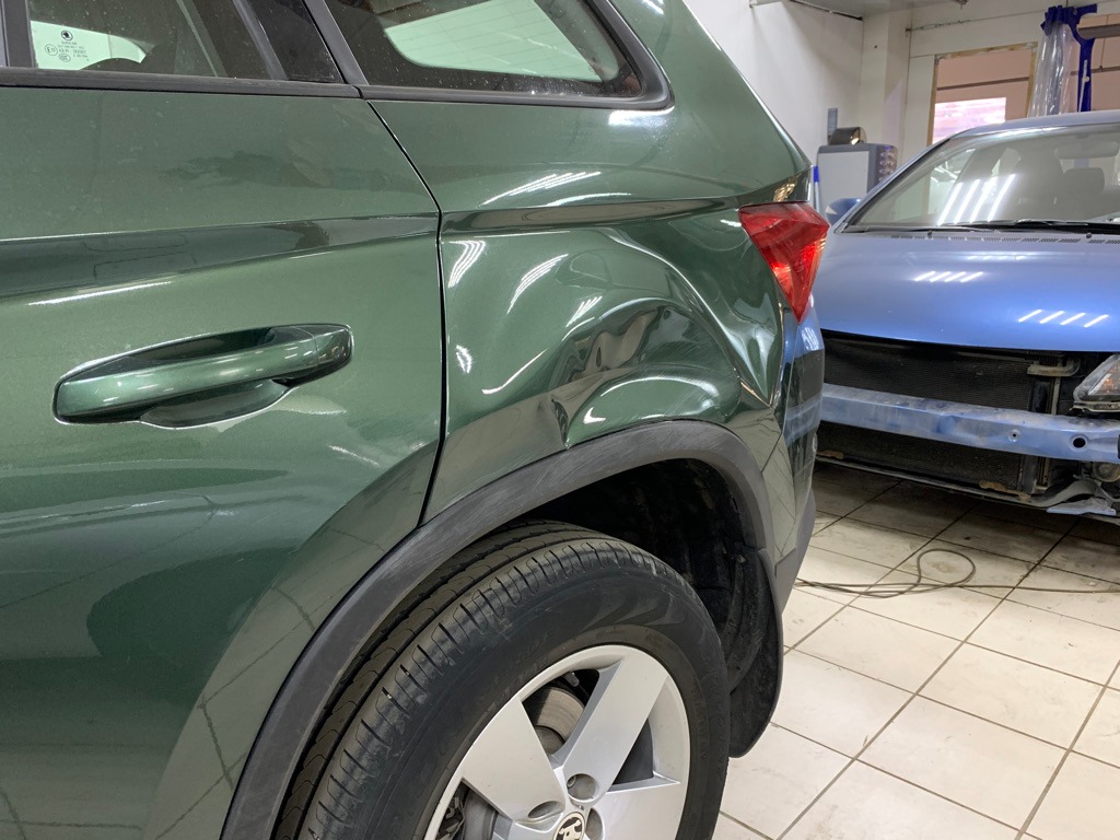 Заднее крыло Škoda — до ремонта SABR